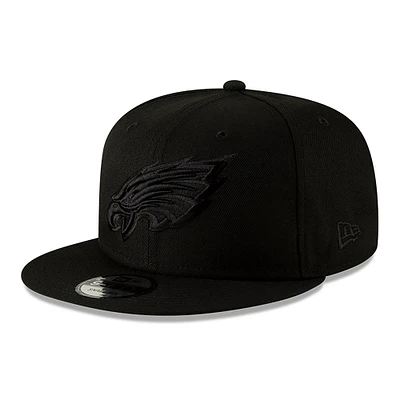 Men's New Era Black Philadelphia Eagles Black On Black 9FIFTY Adjustable Hat