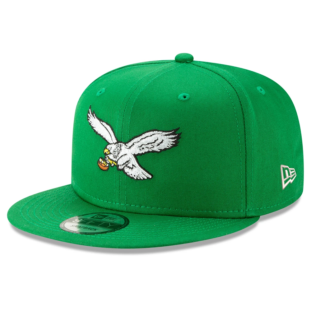 Men's New Era Kelly Green Philadelphia Eagles Throwback 9FIFTY Adjustable Snapback Hat