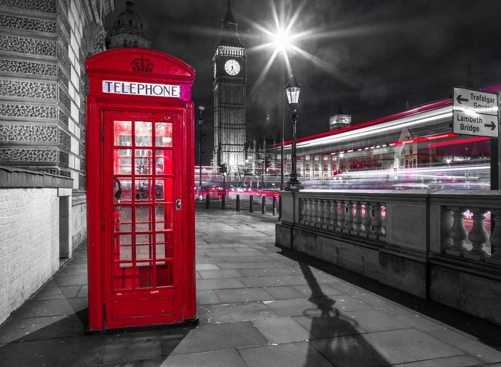 Assaf Frank - Telephone box with Big Ben, London, Uk
