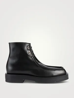 Squared Leather Chukka Boots