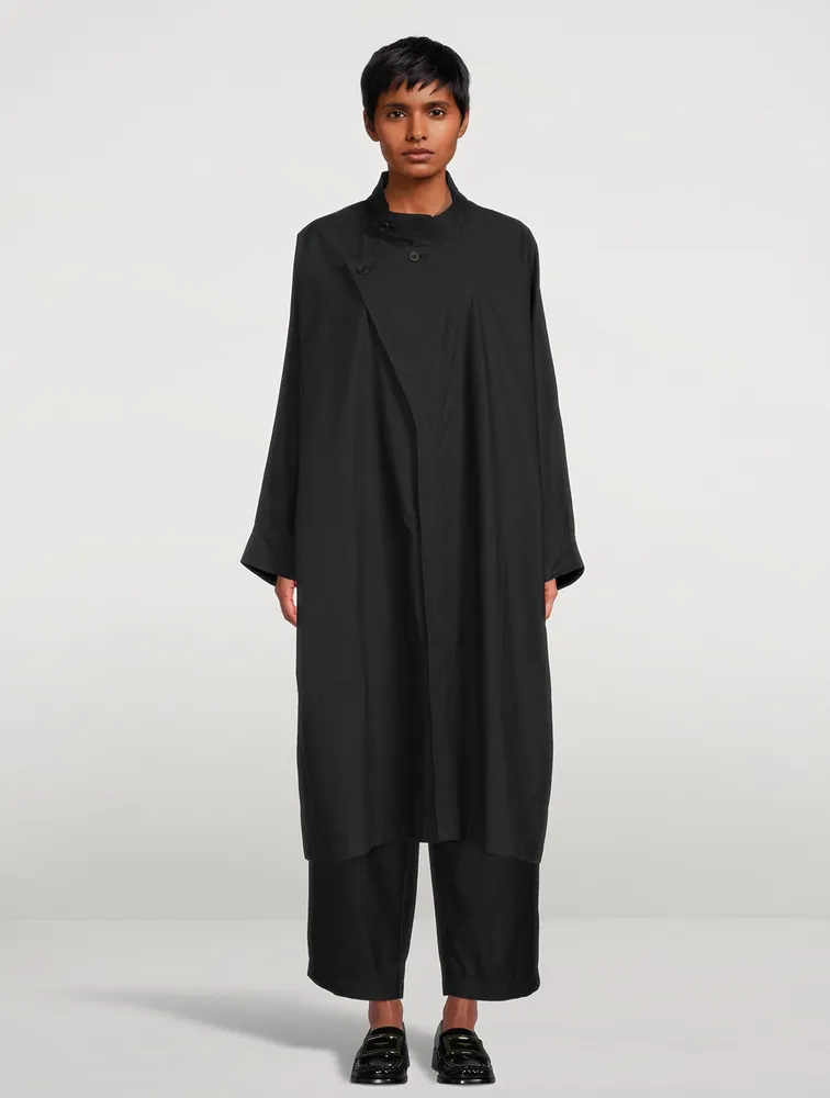Extra-Wide Sloped Shoulder Raincoat