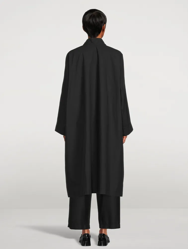 Extra-Wide Sloped Shoulder Raincoat