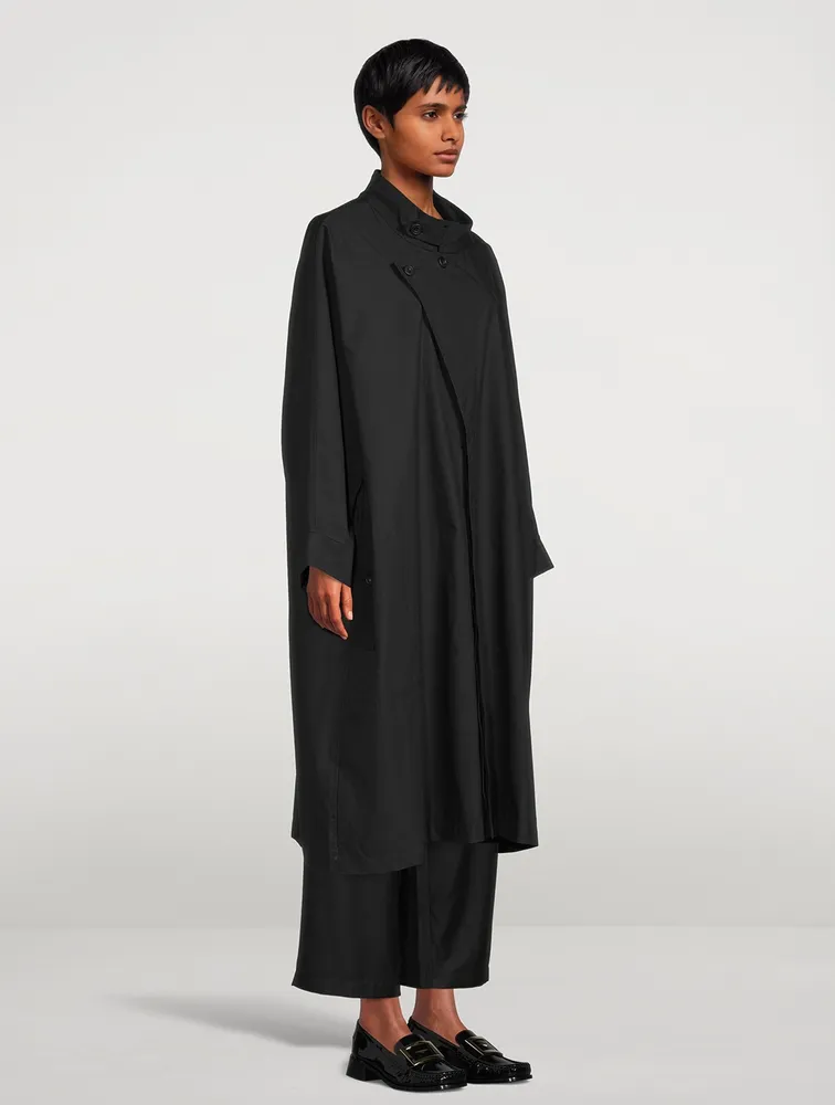 Extra-Wide Sloped Shoulder Raincoat