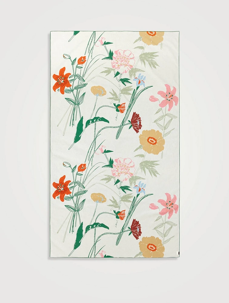Puutarhakutsut Table Cloth