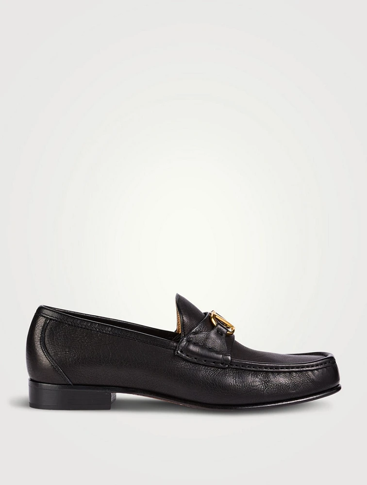 VLogo Signature Leather Loafers