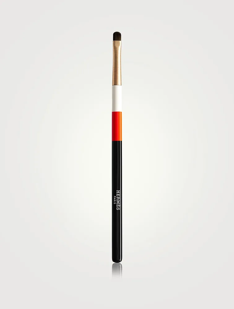 Lip brush