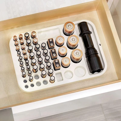 Plateau organisateur de piles coco compartimenté iDesign Eco en plastique recyclé sans BPA – 7,6" x 11,1" x 1"