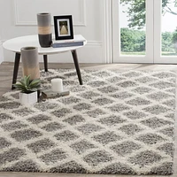 Safavieh Layla Geometric Plush Shag Area Rug
