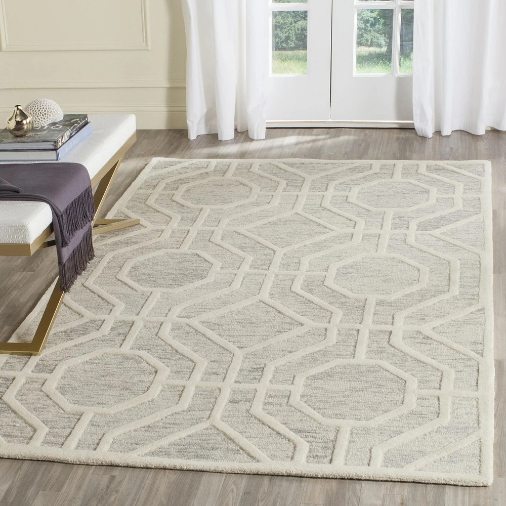 Safavieh Cambridge Johan Geometric Area Rug