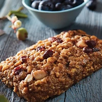CLIF BAR, Blueberry Almond Crisp Flavour Energy Bar, 70% Organic Ingredients, No Artificial Flavours, 68 g (Pack of 6)