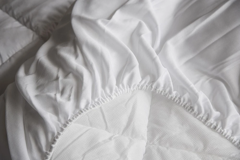 Couvre-matelas en polyester à technologie renouvelable King