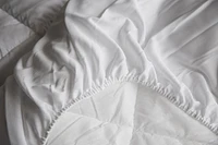 Couvre-matelas en polyester à technologie renouvelable King