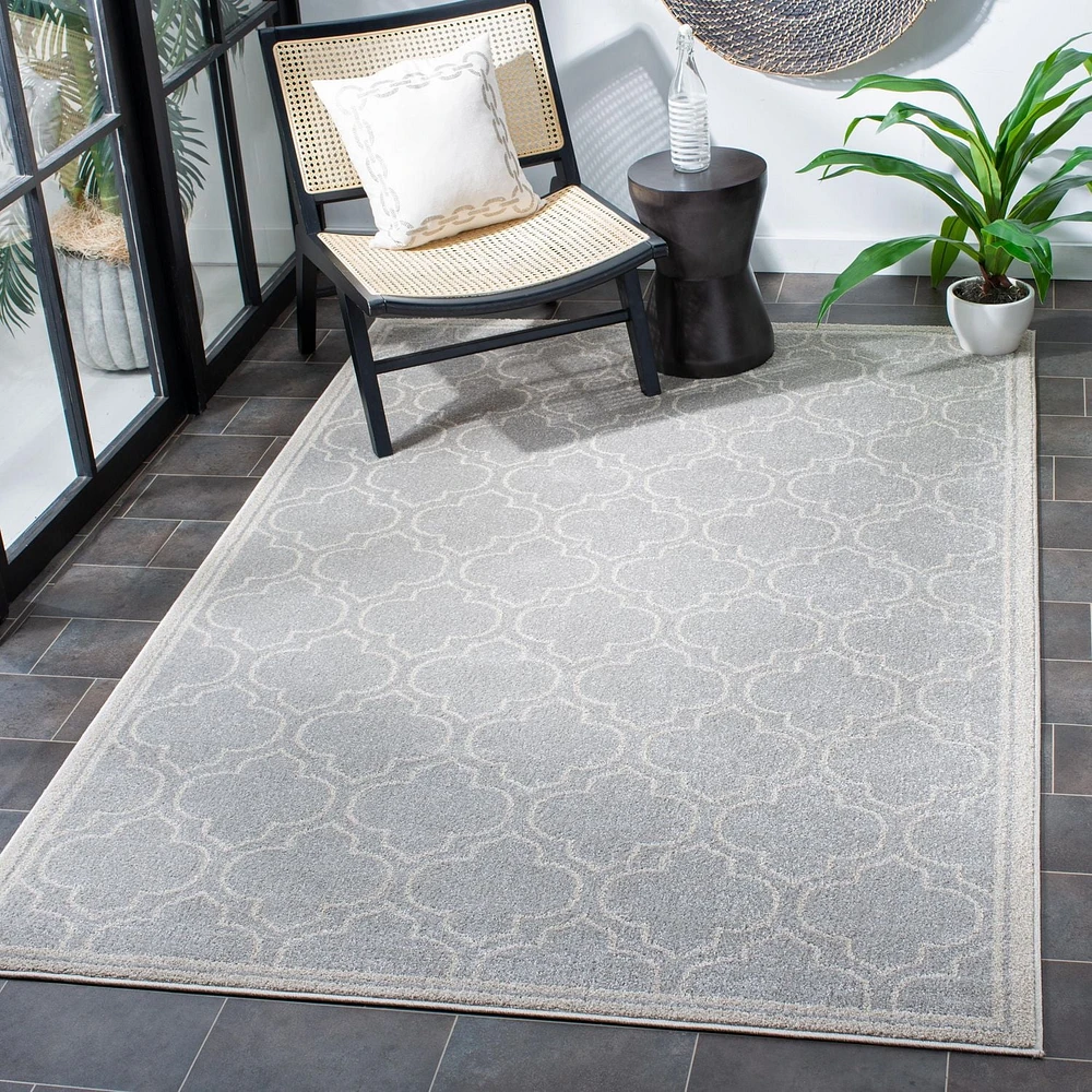 Safavieh Amherst Wilson Geometric Area Rug