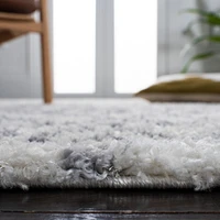 Safavieh Berber Fringe Phillip Aztec Shag Area Rug