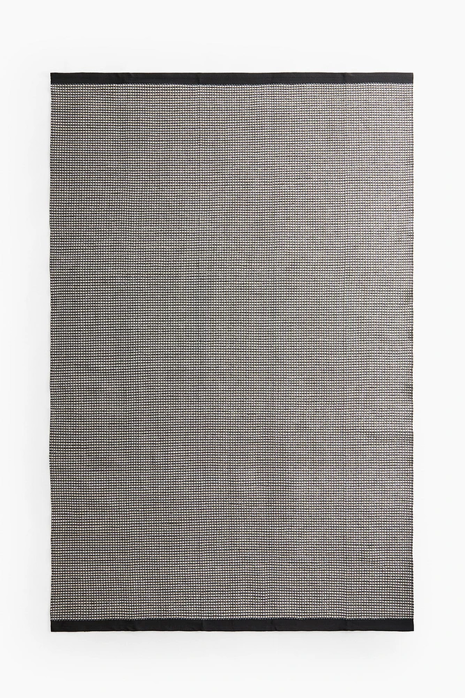 Large Indoor/Outdoor Rug