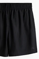 Mid-Length Sports Shorts with DryMove™