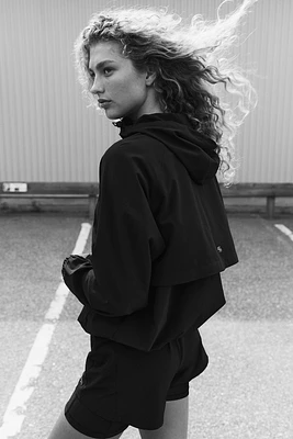 Running Anorak with DryMove™