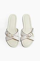 Crossover-strap sandals