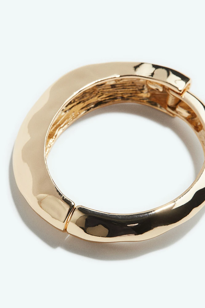 Asymmetric Bangle with Hinge