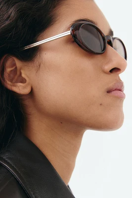 Oval sunglasses