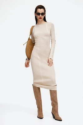 Robe moulante en tricot côtelé avec dos décolleté