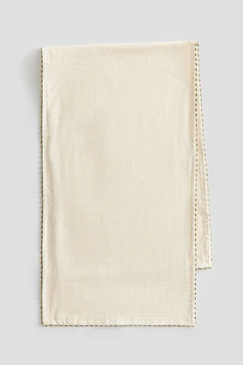 Scalloped-Edge Table Runner
