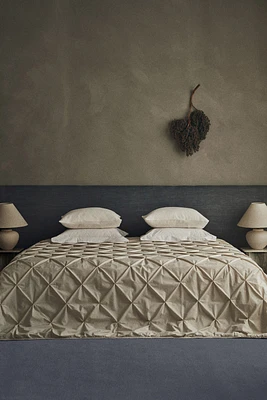 Pintuck Bedspread
