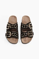 Sandales cloutées