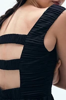 Robe à plis nervure avec jupe évasée