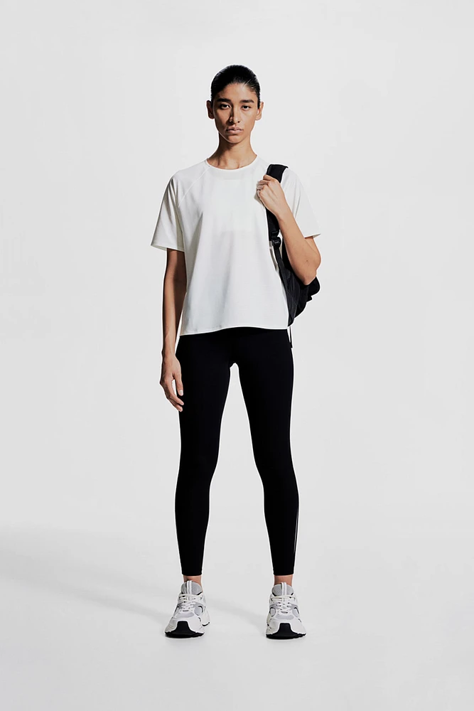 Sports Top with DryMove™