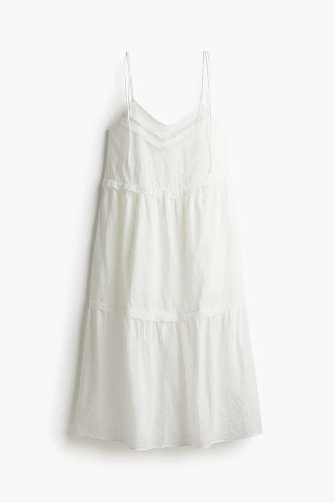 Robe avec bretelles à nouer