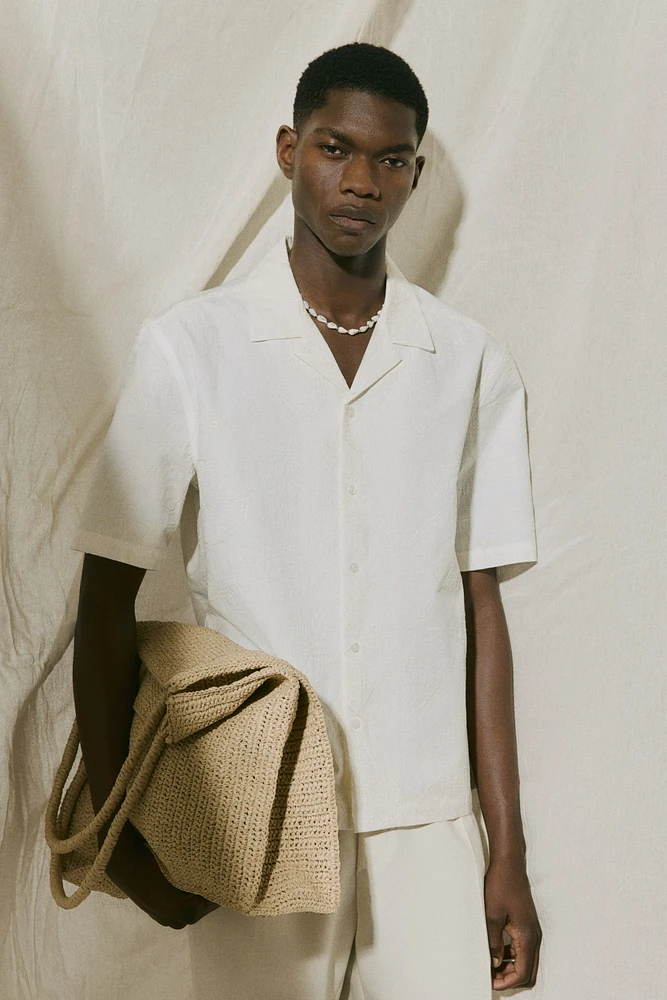 Chemise brodée classique avec col cubain