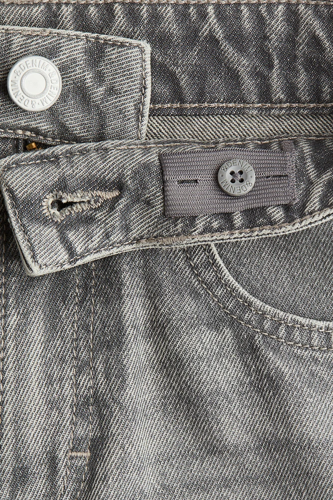 Loose-Fit Jeans