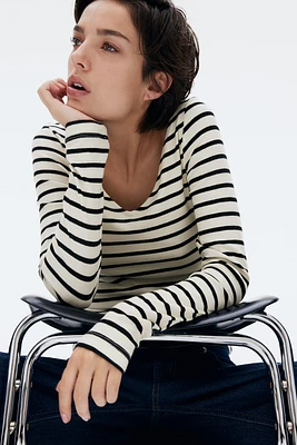 Haut en tricot fin