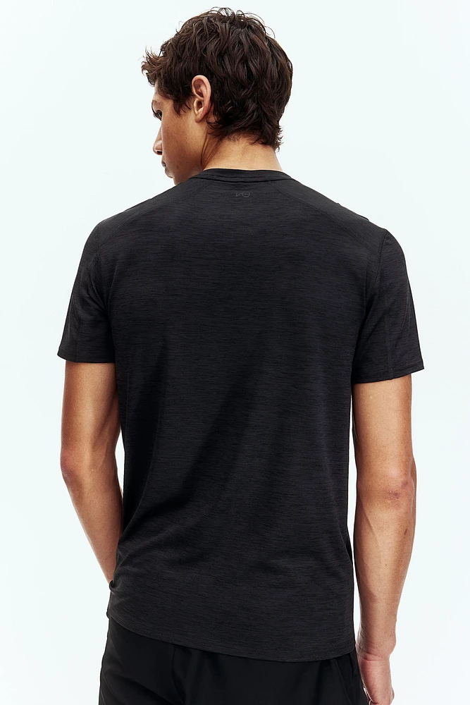 Muscle-Fit Sports Shirt with DryMove™