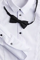 Chemise de smoking et nœud papillon