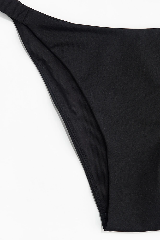 Culotte de bikini Tanga audacieuse