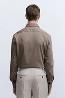 Chemise extensible près du corps
