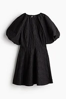Robe en tissu jacquard avec dos à nouer