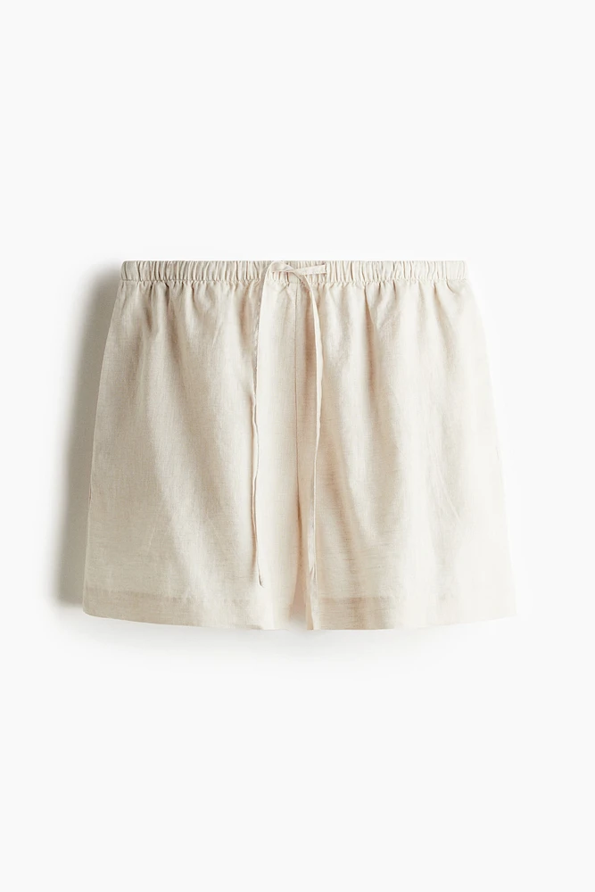 Short en lin avec cordon de serrage