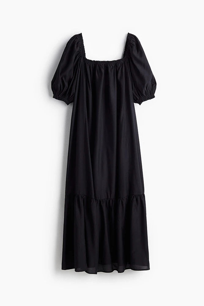 Robe maxi avec encolure carrée