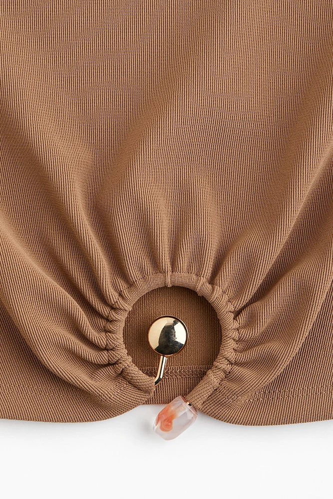T-shirt côtelé avec perles fantaisie