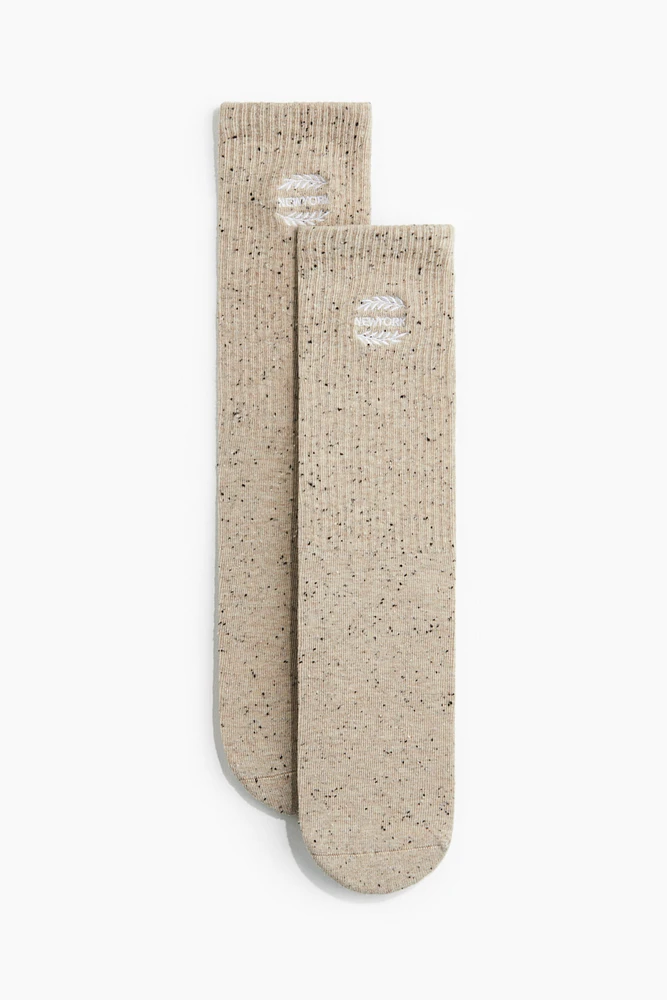 Motif-Detail Socks