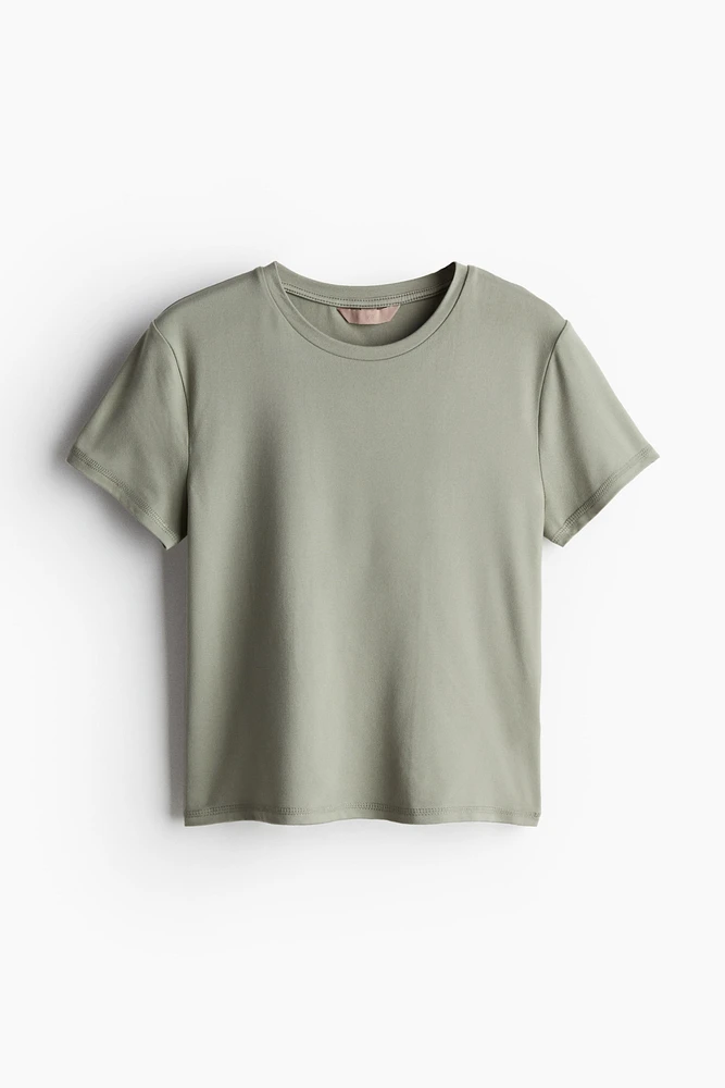 Short T-shirt