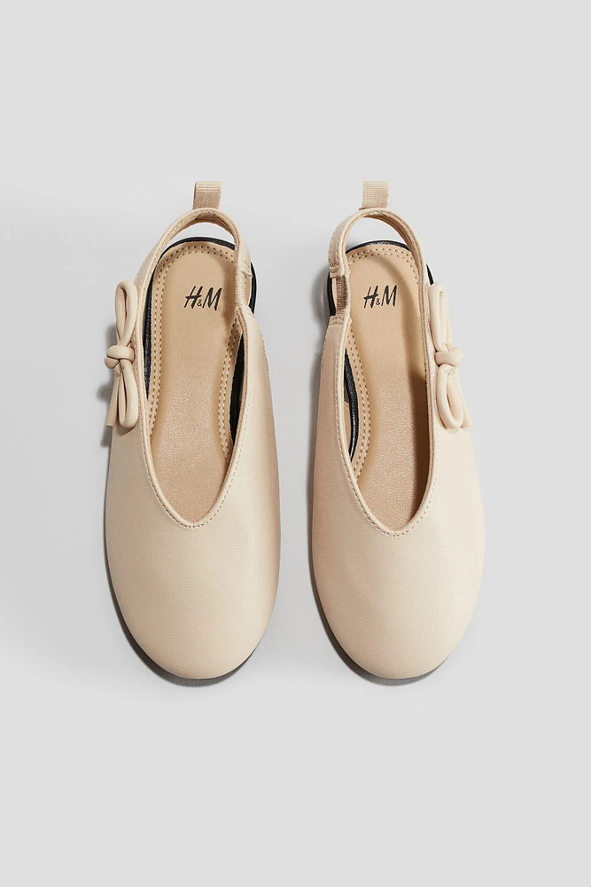 Bow-detail slingbacks