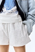 Short taille haute avec broderie anglaise