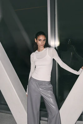 Pantalon de jogging large en tissus enduit