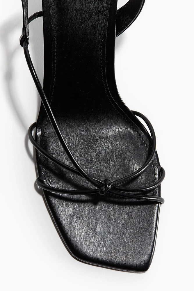 Sandales à talon avec brides fines