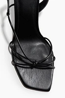 Sandales à talon avec brides fines