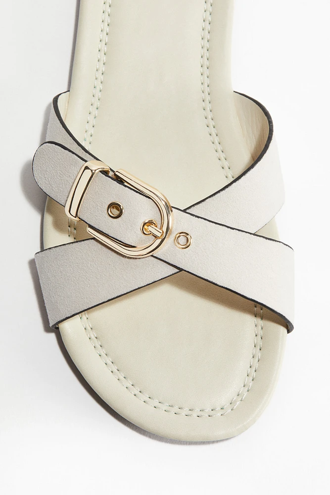 Crossover-strap sandals
